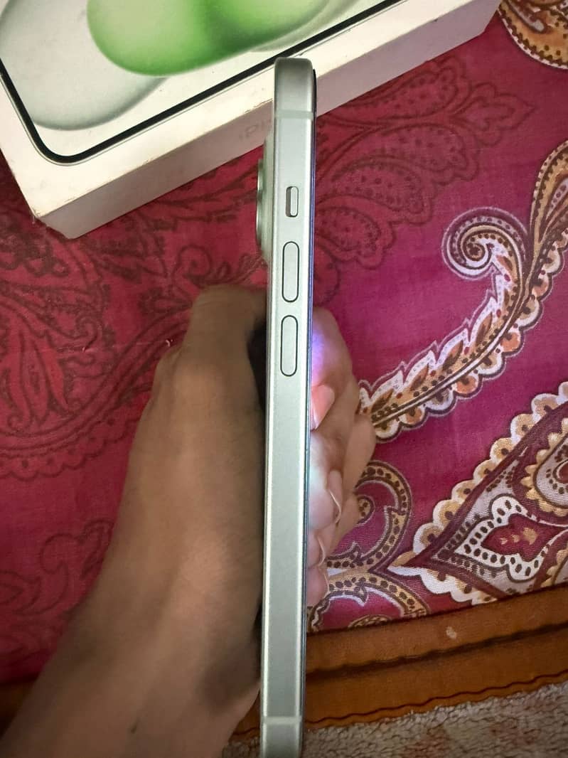 Apple iPhone 15 2