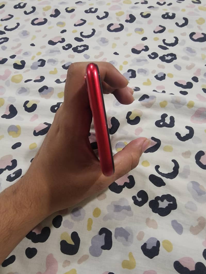 Apple iPhone 11 4