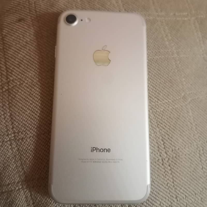 Apple iPhone 7 0