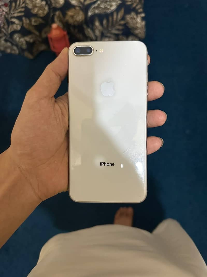 Apple iPhone 8 Plus 2