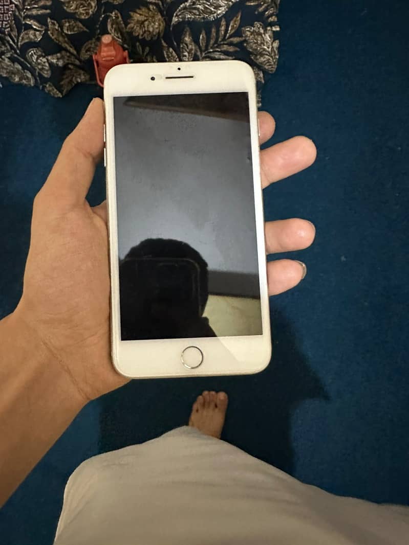 Apple iPhone 8 Plus 3