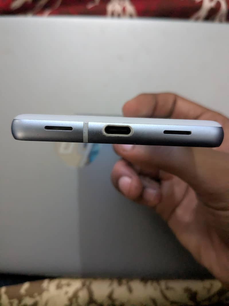 Google pixel 7a 3