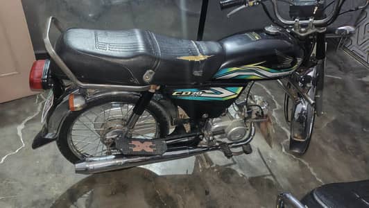 2009 model used condition Chalnay me behtreen hai