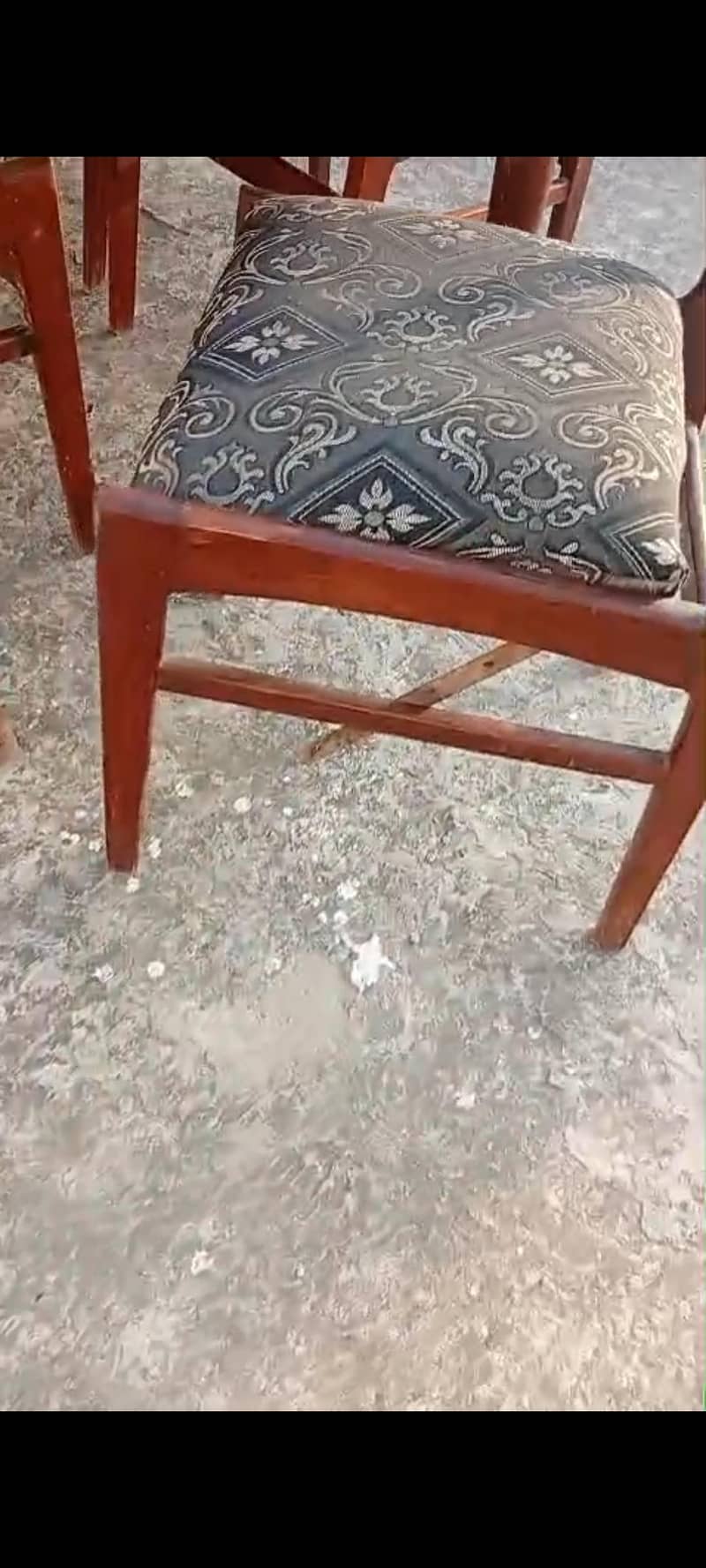 dining table with chairs 3