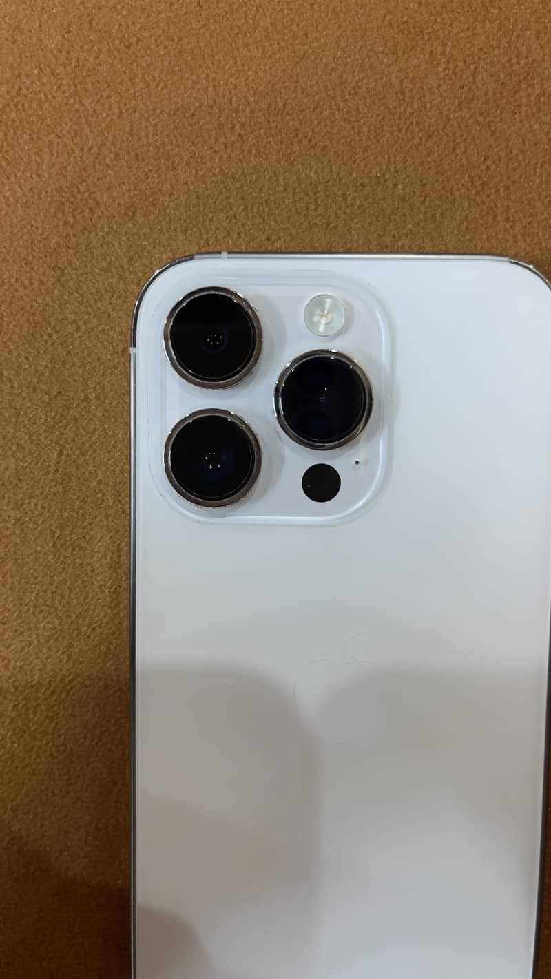 Apple iPhone 14 Pro jv 3
