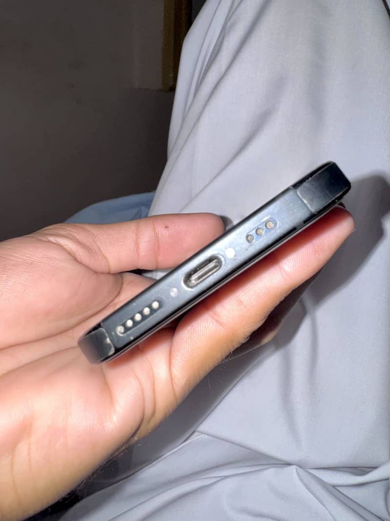 Apple iPhone 15 2