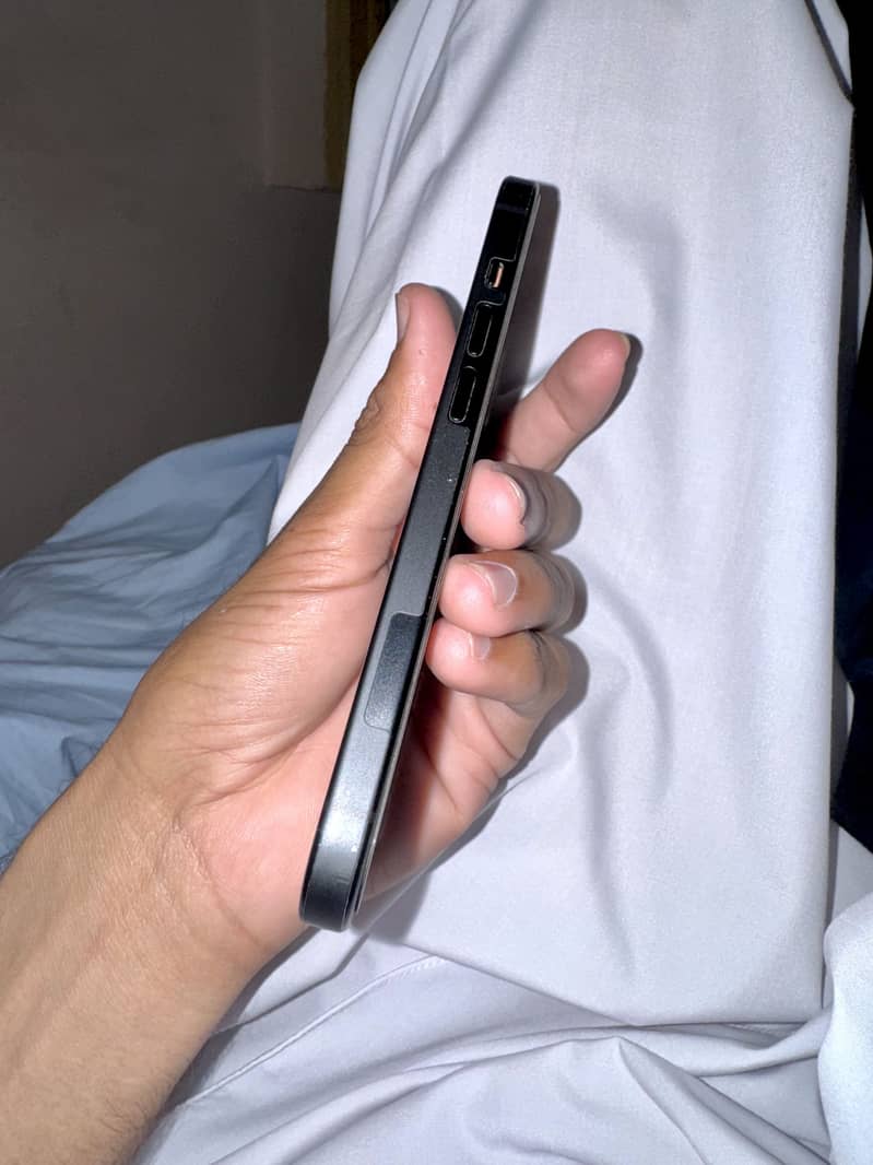 Apple iPhone 15 3