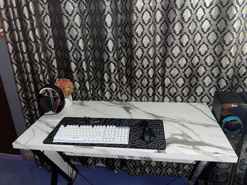 Gaming Table 0