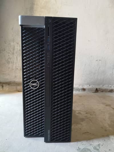 Dell T5820 / W 2145 / 8GB DDR4 / 256GB M-2