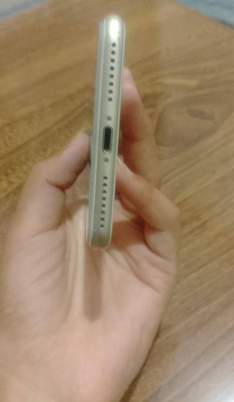 Apple iPhone 7 Plus 1
