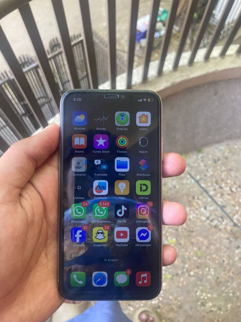 Apple iPhone X 6