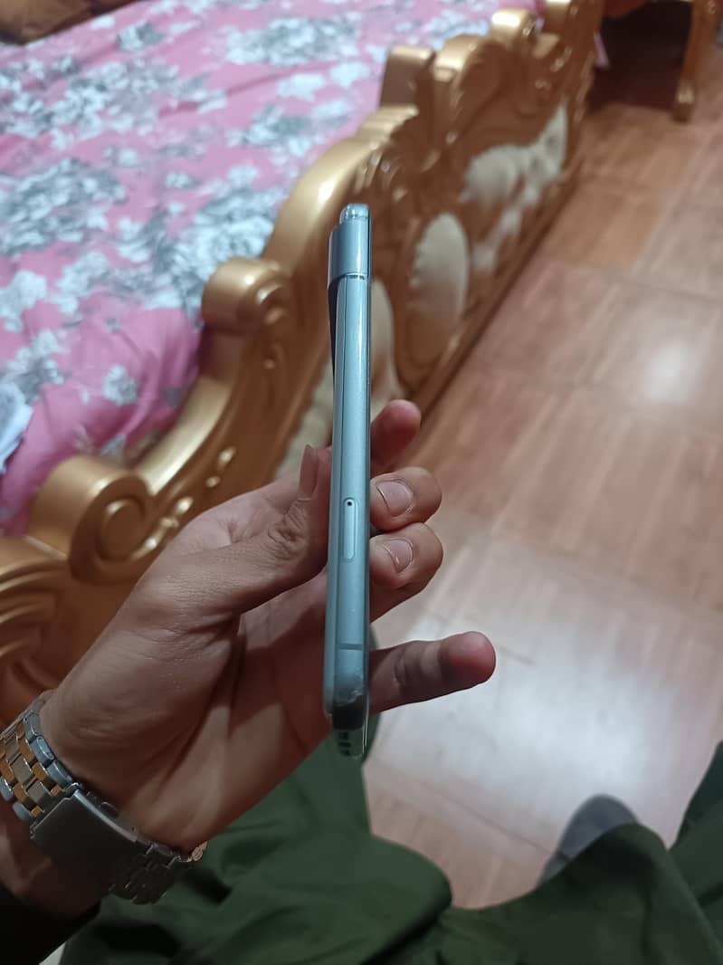 Google Pixel 8 2
