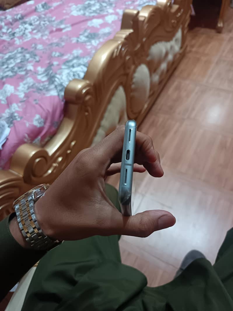 Google Pixel 8 3