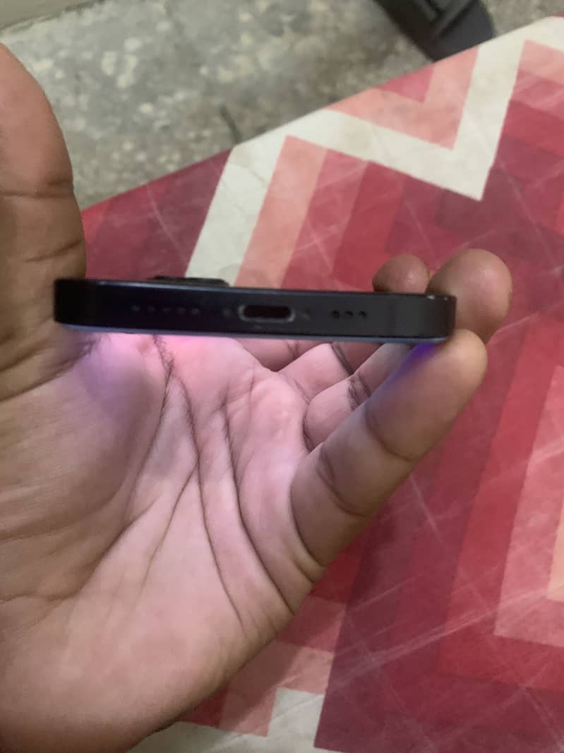 Apple iPhone 13 7