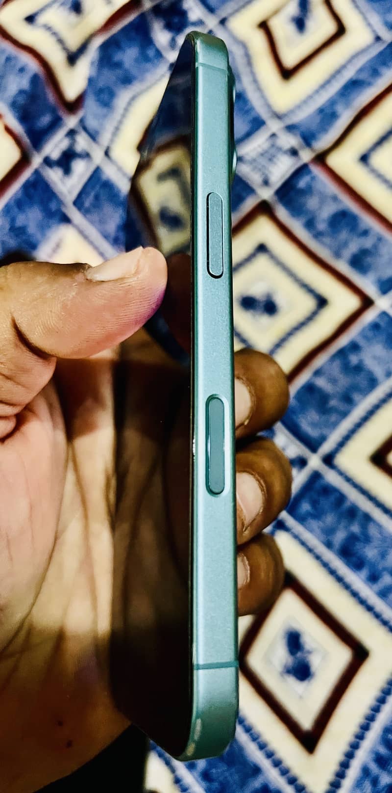Apple iPhone 16 5