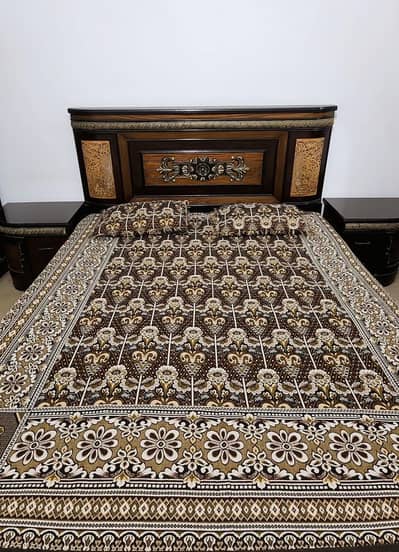 Bedroom set with divider