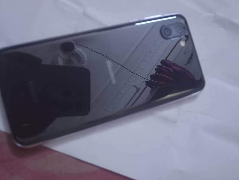 SHARP AQUOS R2 1