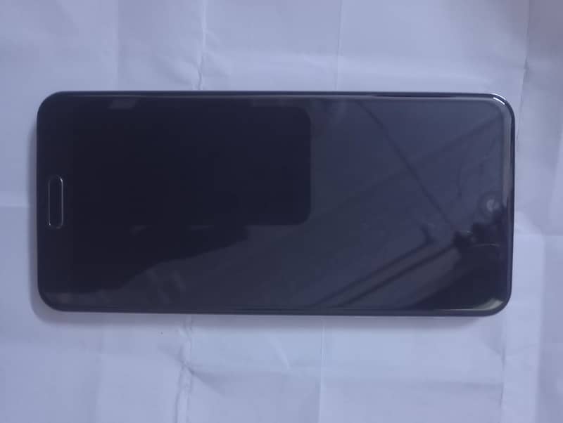 SHARP AQUOS R2 5