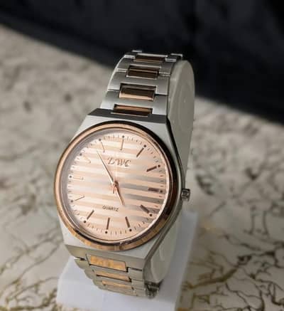 Men's comfort fit strap watch