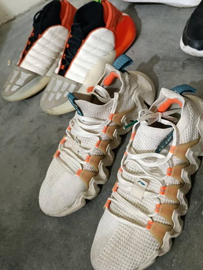 2 pair Good cabdision shoes  10 size