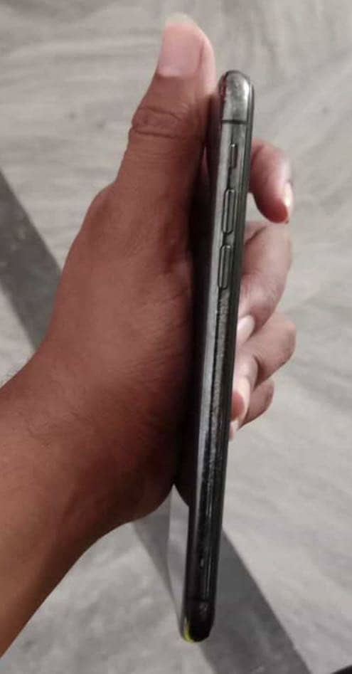 Apple iPhone X 3
