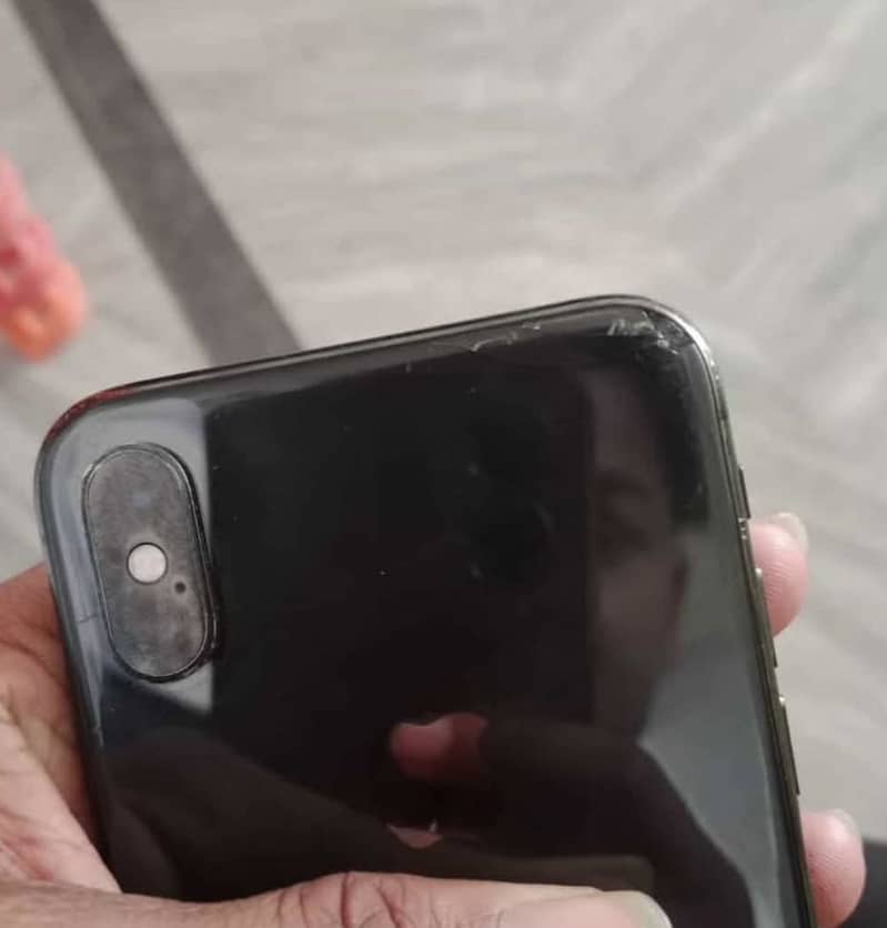 Apple iPhone X 4
