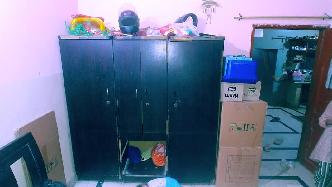 Bed almirah devider 2