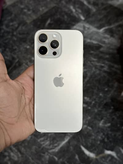 Apple iPhone 16 Pro Max