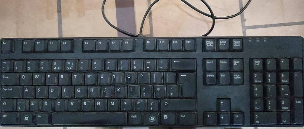 Monitor + Keyboard + Mouse + Cables 1