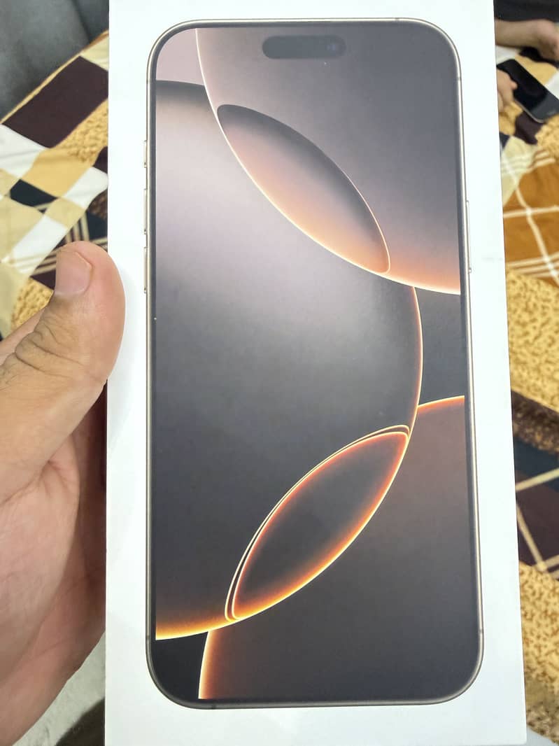 Apple iPhone 16 Pro Max 8