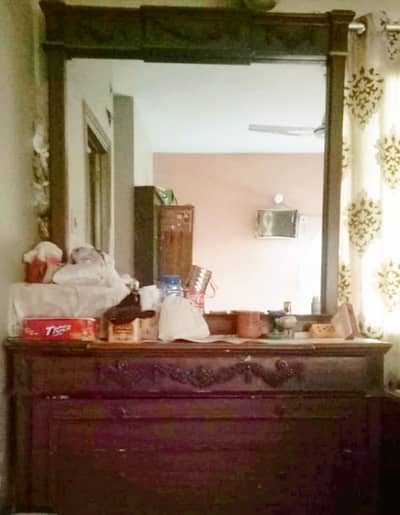 Dressing table