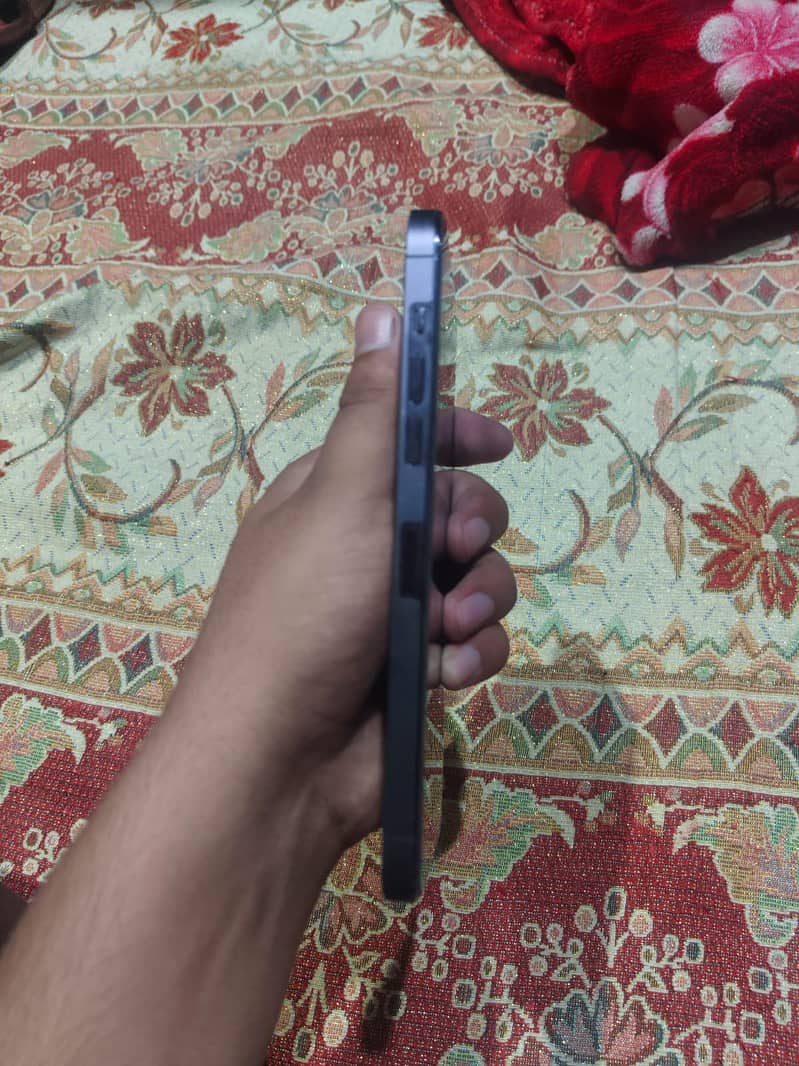 iPhone 14 Pro Max 3