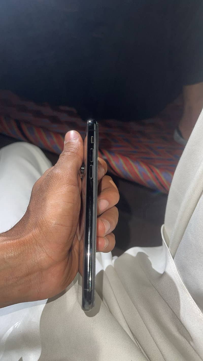 Apple iPhone X 2