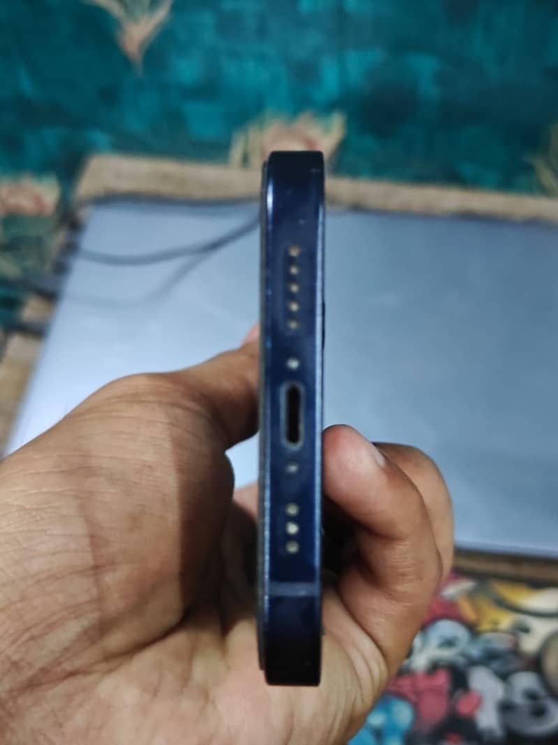 Apple iPhone 12 2
