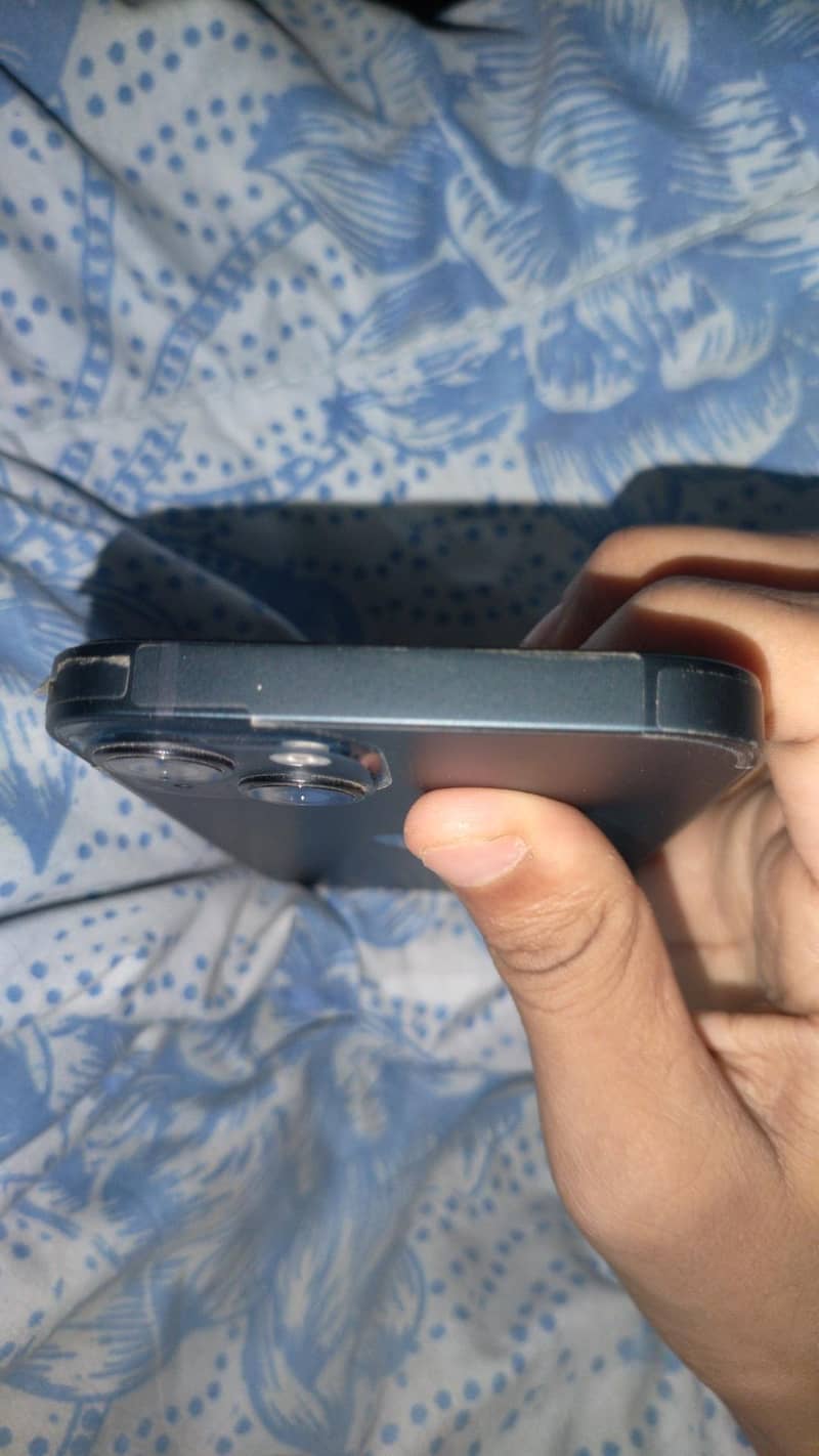 IPHONE 13 4