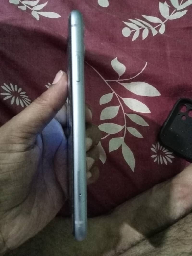 Apple iPhone 11 2