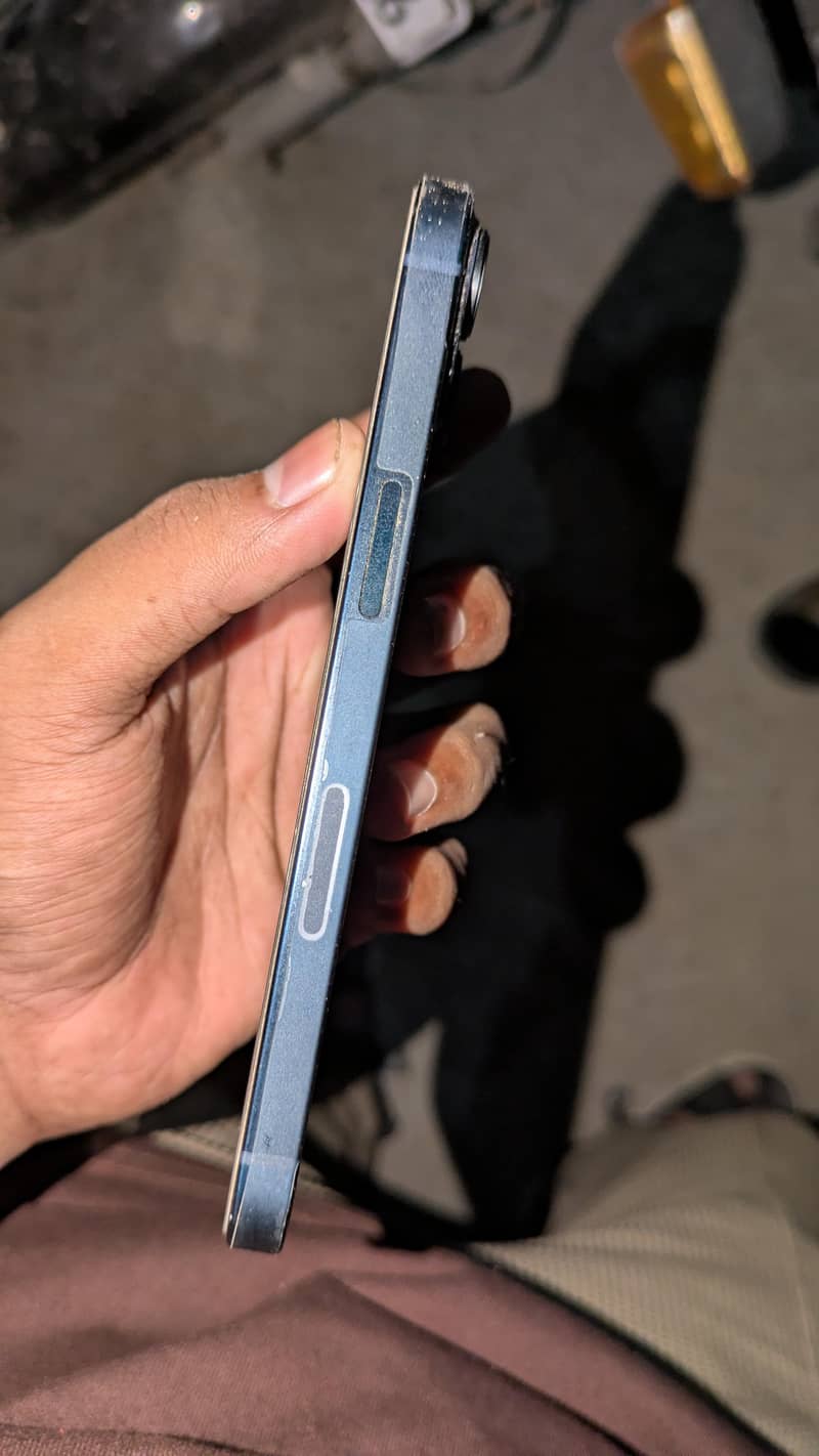 Apple iPhone 13 1