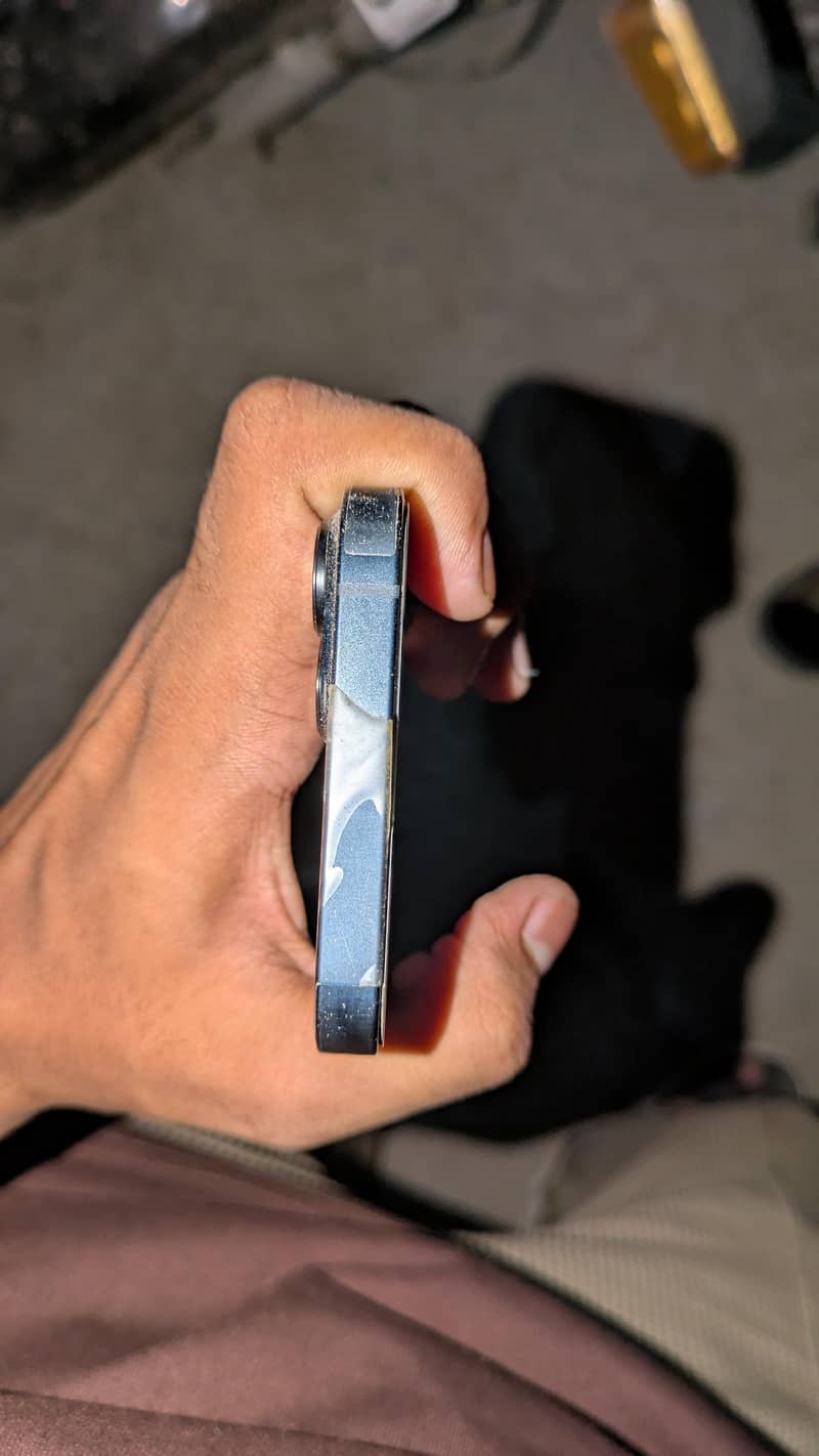 Apple iPhone 13 3