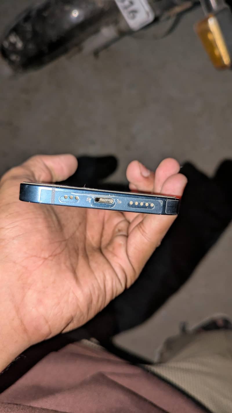 Apple iPhone 13 6