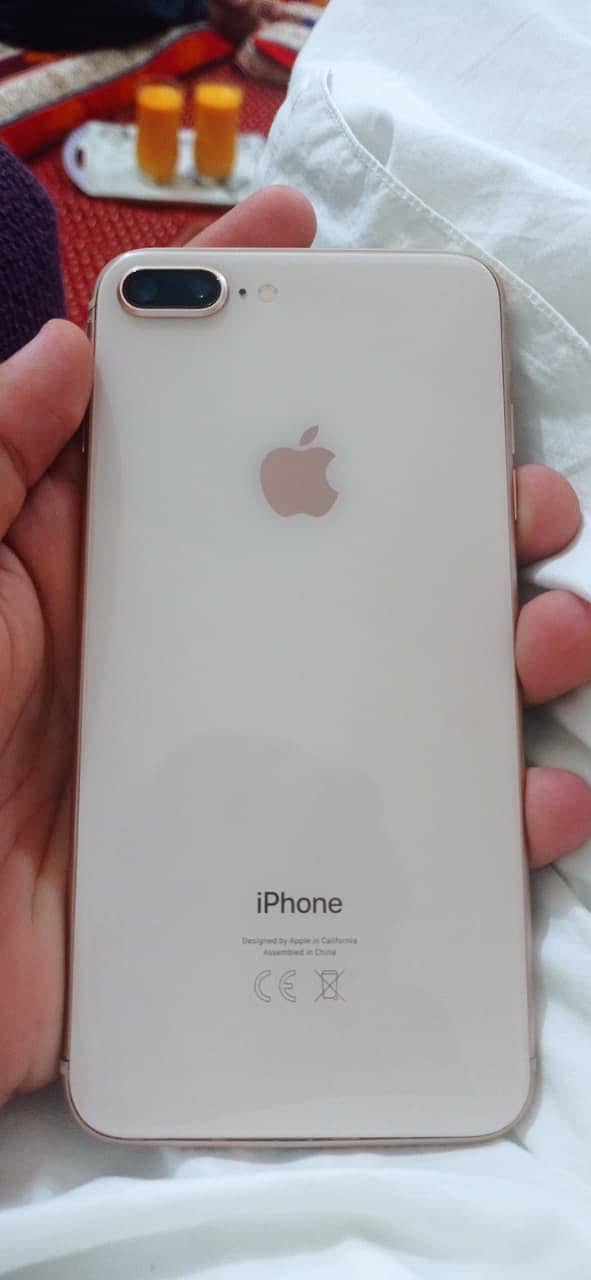 Apple iPhone 8 Plus 0