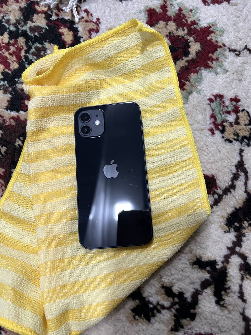 Apple iPhone 12 6