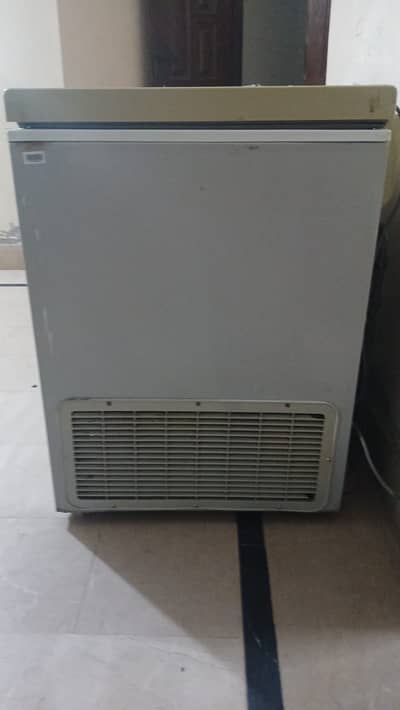 Dawlance deep freezer for sale