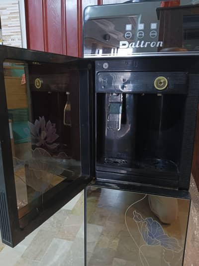 Water Dispenser with Stand
