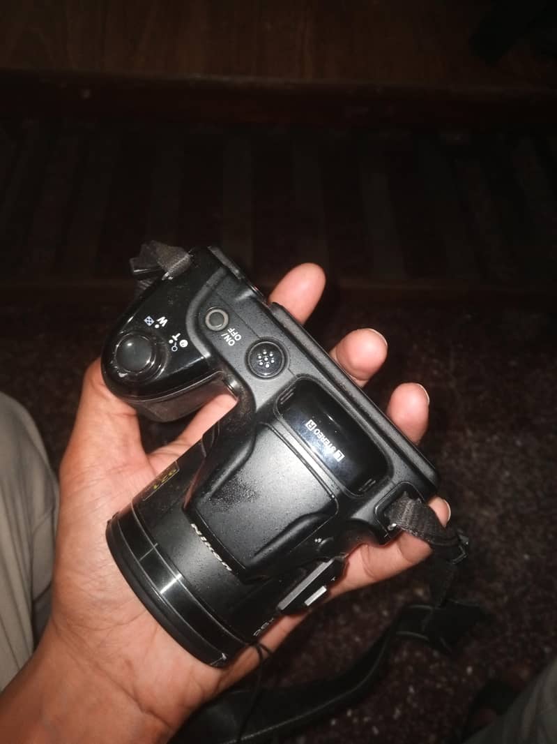 Nikon 8