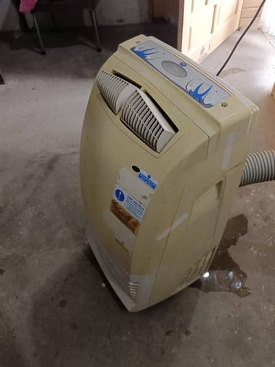 portable ac for sale bilkul ok halat hi iske monasib kemat dy
