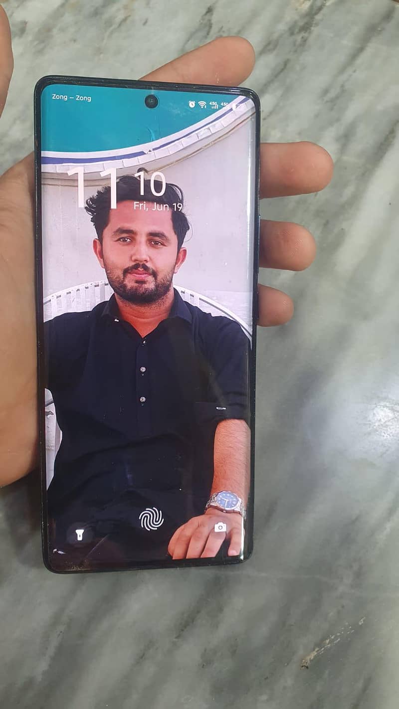 Infinix Note 40 Pro 4