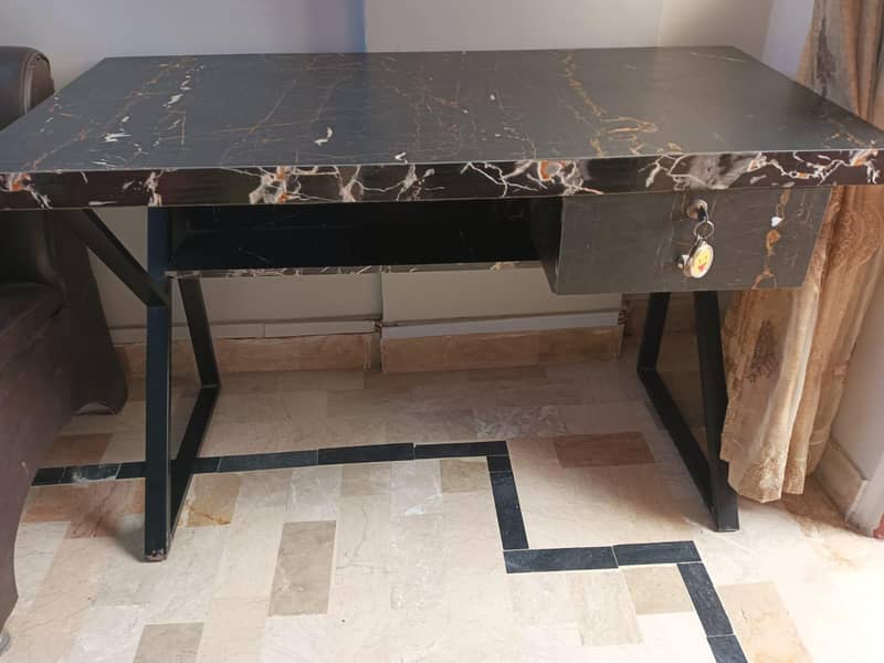 Computer Table 1