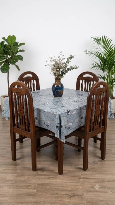 4 seater dinning table