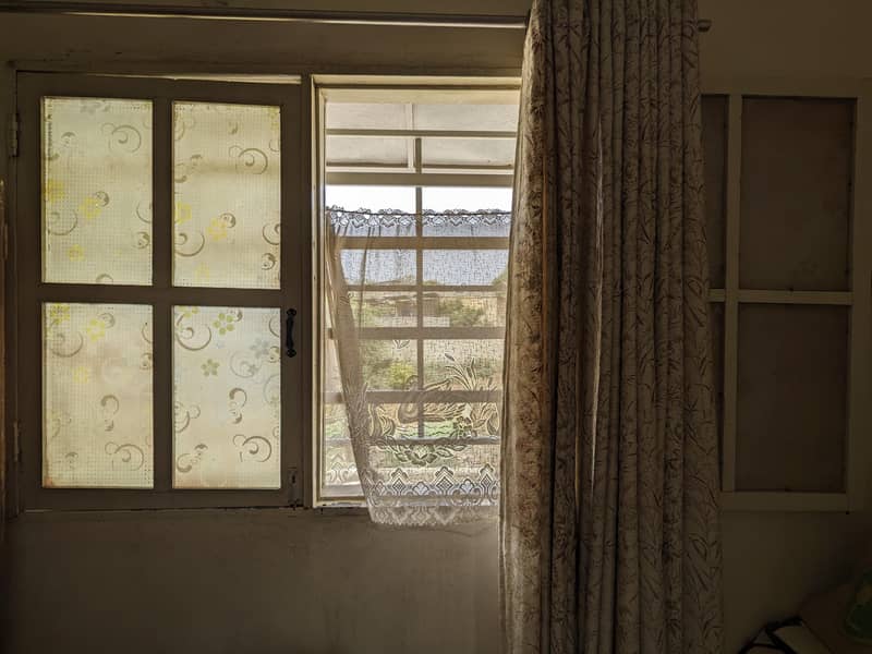 room window کمرے کی کھڑکی 7