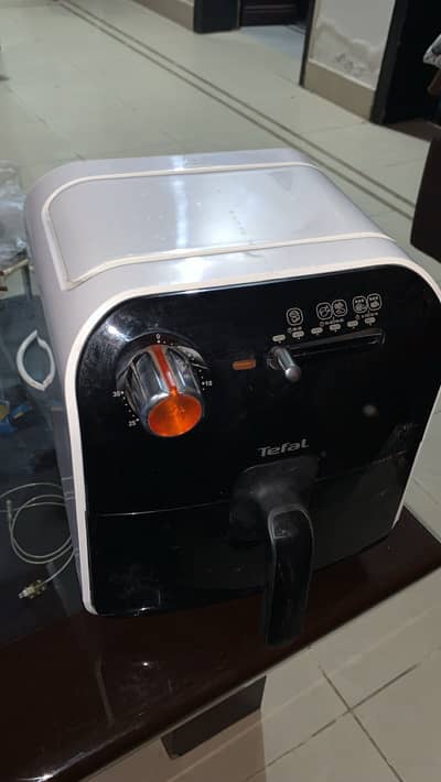 Tefal Air Fryer bought from UAE almost brand new